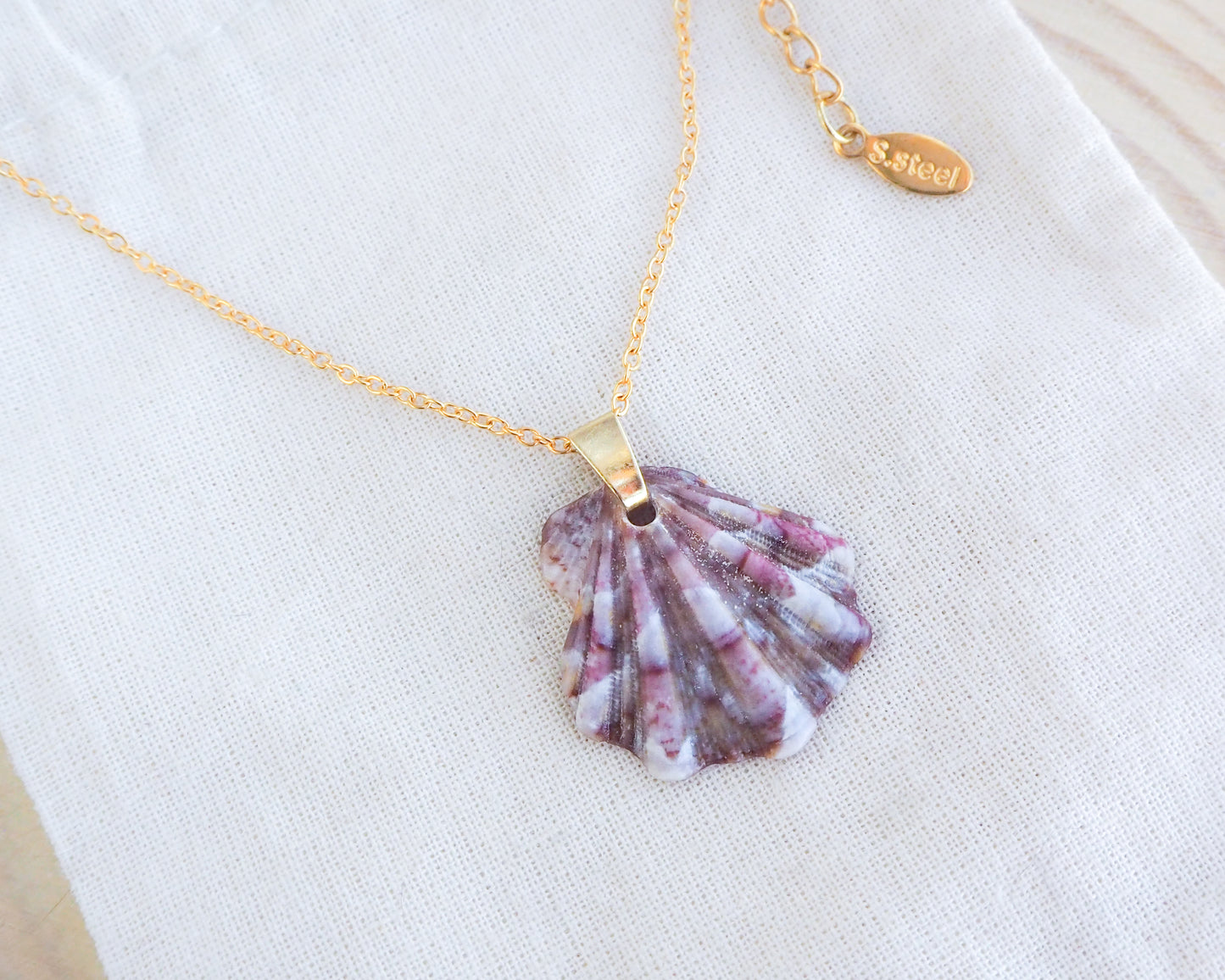 Magenta Light Blue Scallop Shell Necklace