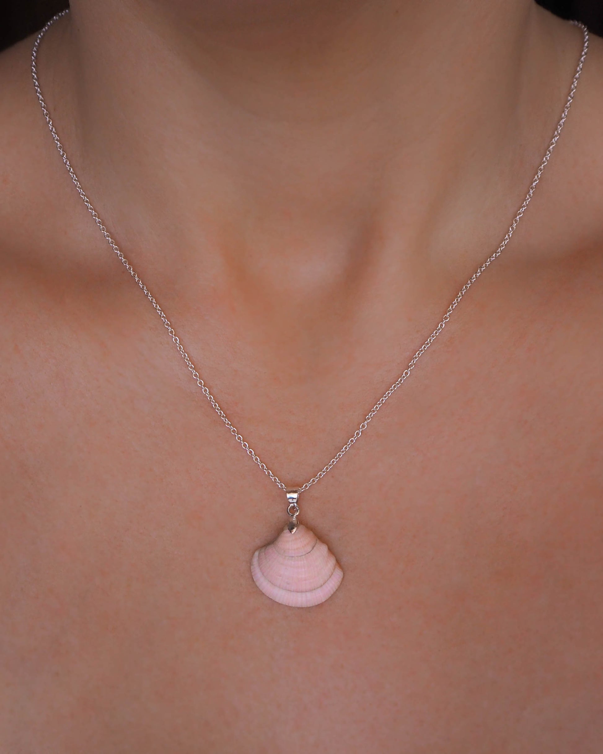 Portuguese Nature's Beauty - Pink Banded Venus Pendant in Sterling Silver