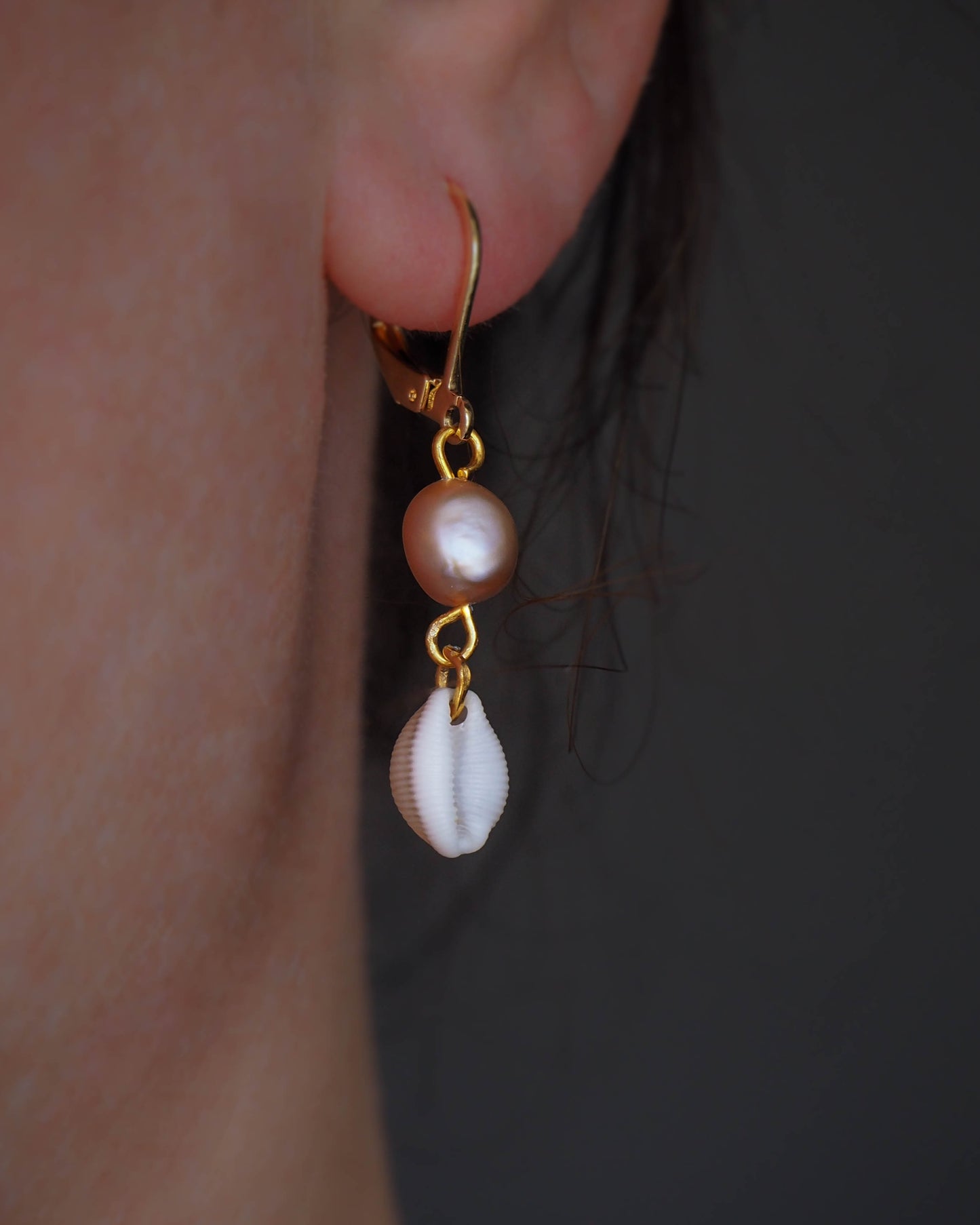 Cowrie Shell Earrings 24K Gold Plated Cowrie Seashell Earrings with Rose Freshwater Pearls, Handmade from Portugal, Real Seashells, Cowrie shell earrings, Shell earrings, Shell hoops, Cowrie Boho earrings, Summer earrings, Beach earrings, Beach jewelry, Minimal jewels