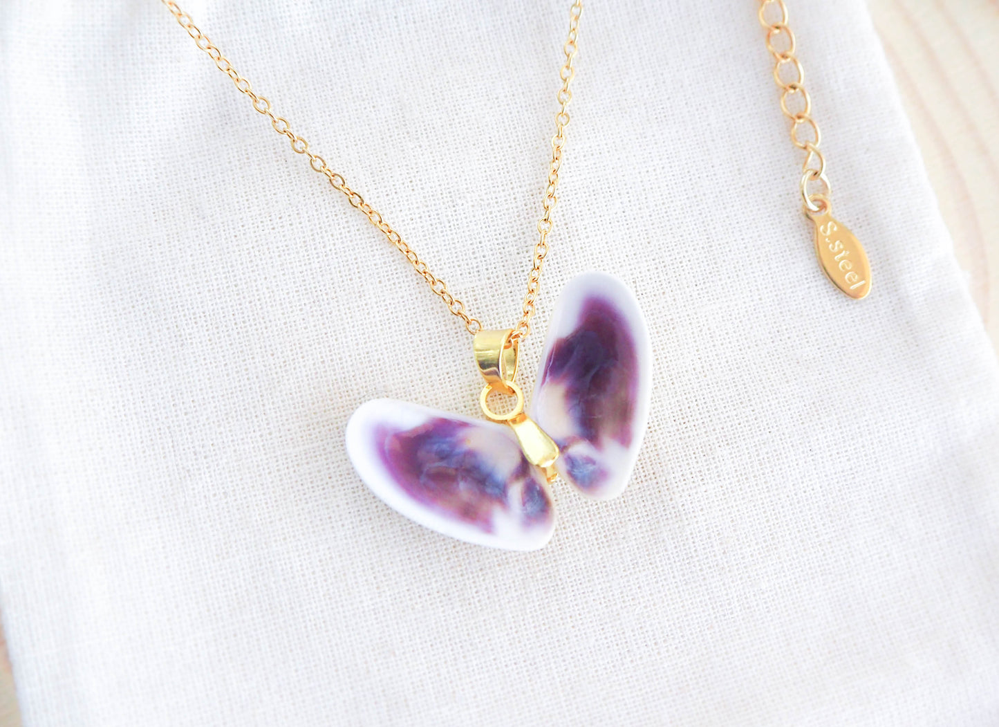 SEASHELL NECKLACE ~ Gold Butterfly Shell