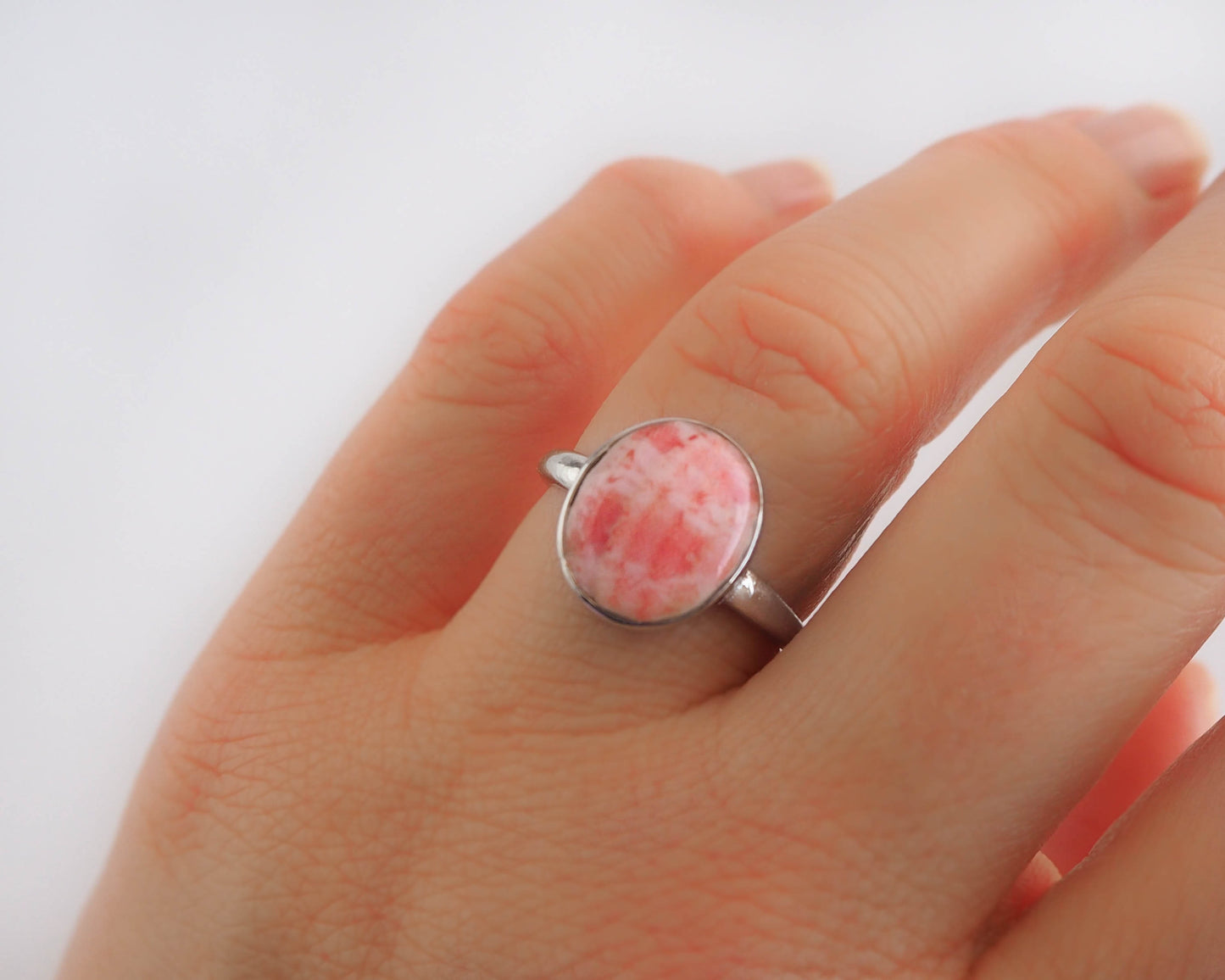Model Wearing Pink Venus Shell Ring, adjustable 925 Silver Ring, Real Seashell ring, Shell from Portugal, Coastal Jewelry, Beach Girl, Sea by Lou