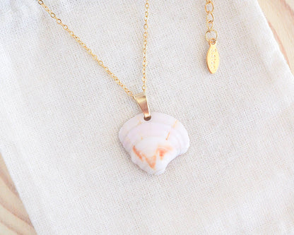 SEASHELL NECKLACE ~ Soft Peach Venus Shell