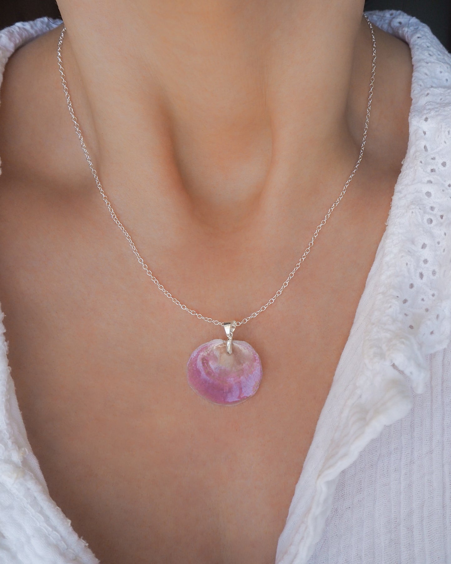 Pink Jingle Shell 925 sterling silver necklace on model