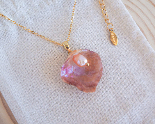 SEASHELL NECKLACE ~ Gold Pearl Fuchsia Jingle Shell