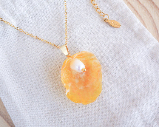 SEASHELL NECKLACE ~ Gold Yellow Jingle Shell IV