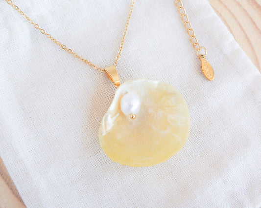 SEASHELL NECKLACE ~ Gold Soft Yellow Jingle Shell V