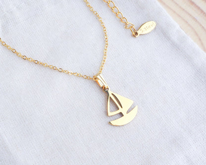 SAILING BOAT NECKLACE ~ Gold