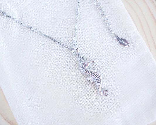 SEAHORSE NECKLACE ~ Silver