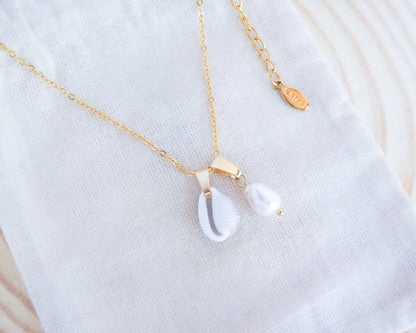 GOLD COWRIE SHELL PEARL NECKLACE II ~ Ivory Pearl