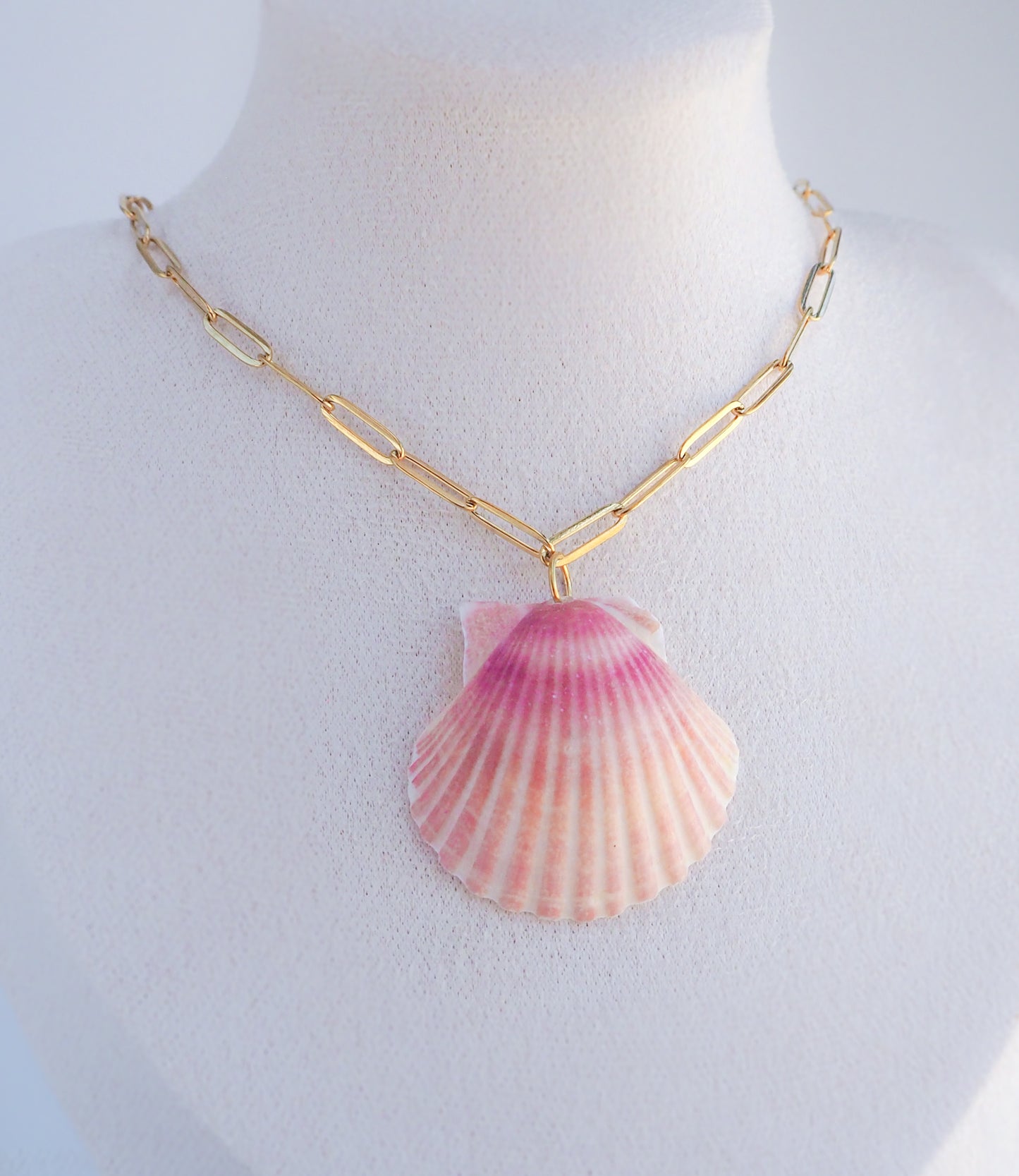 SEASHELL NECKLACE ~ Big Pink Scallop Shell