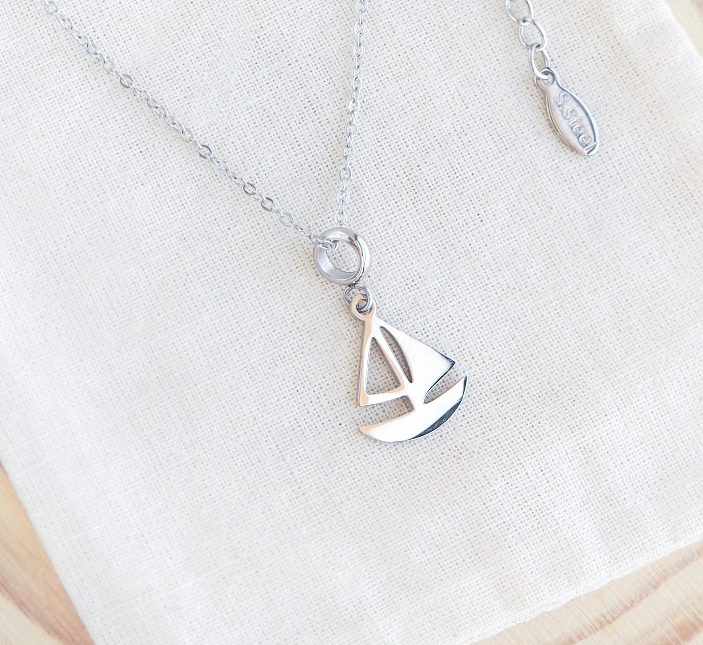 SAILING BOAT NECKLACE ~ Silver