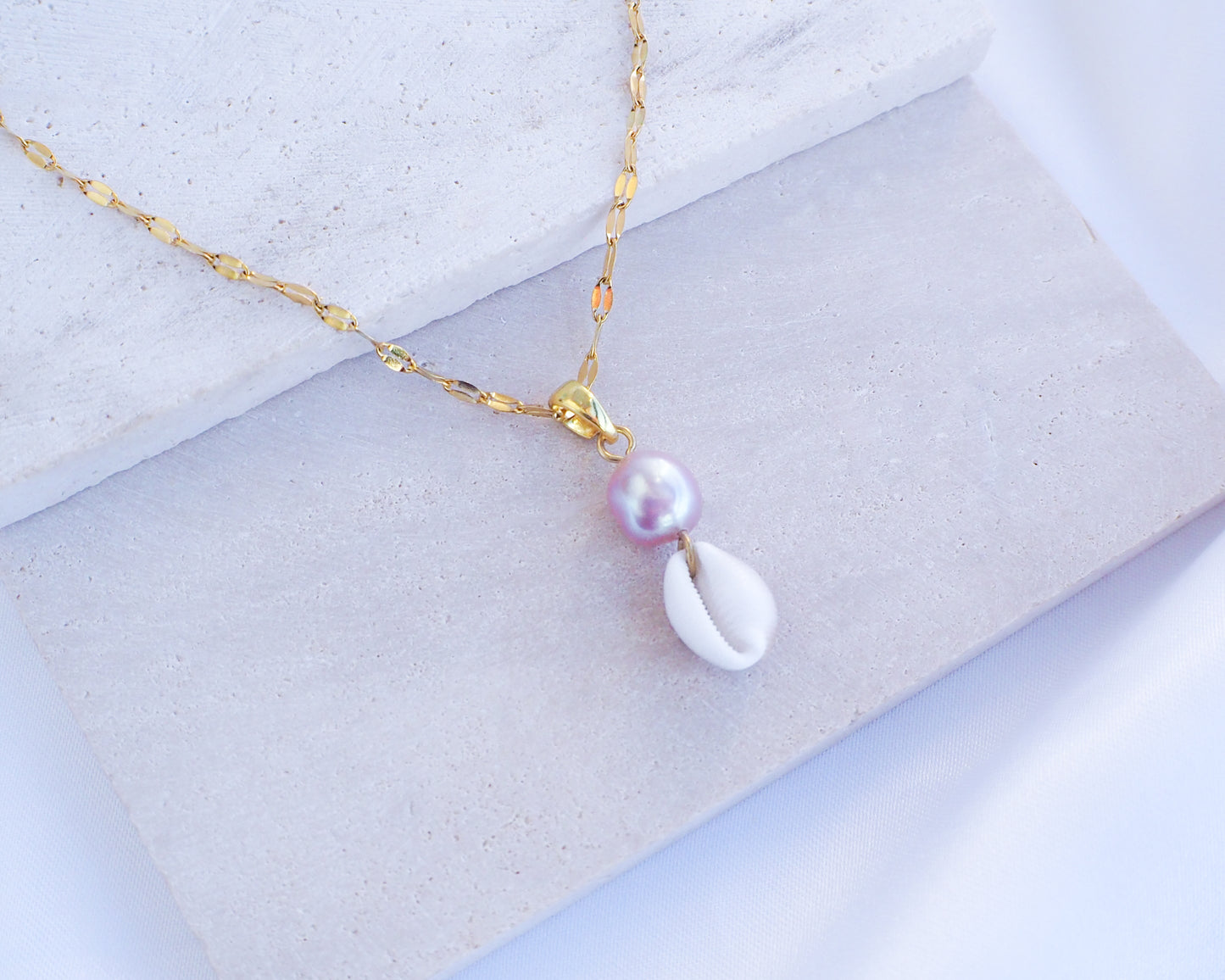 GOLD COWRIE SHELL PEARL NECKLACE ~ Rosé Pearl