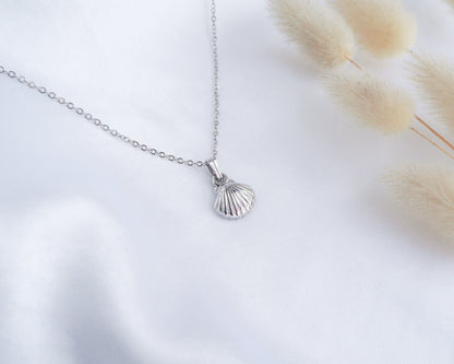 Silver tiny shell pendant necklace