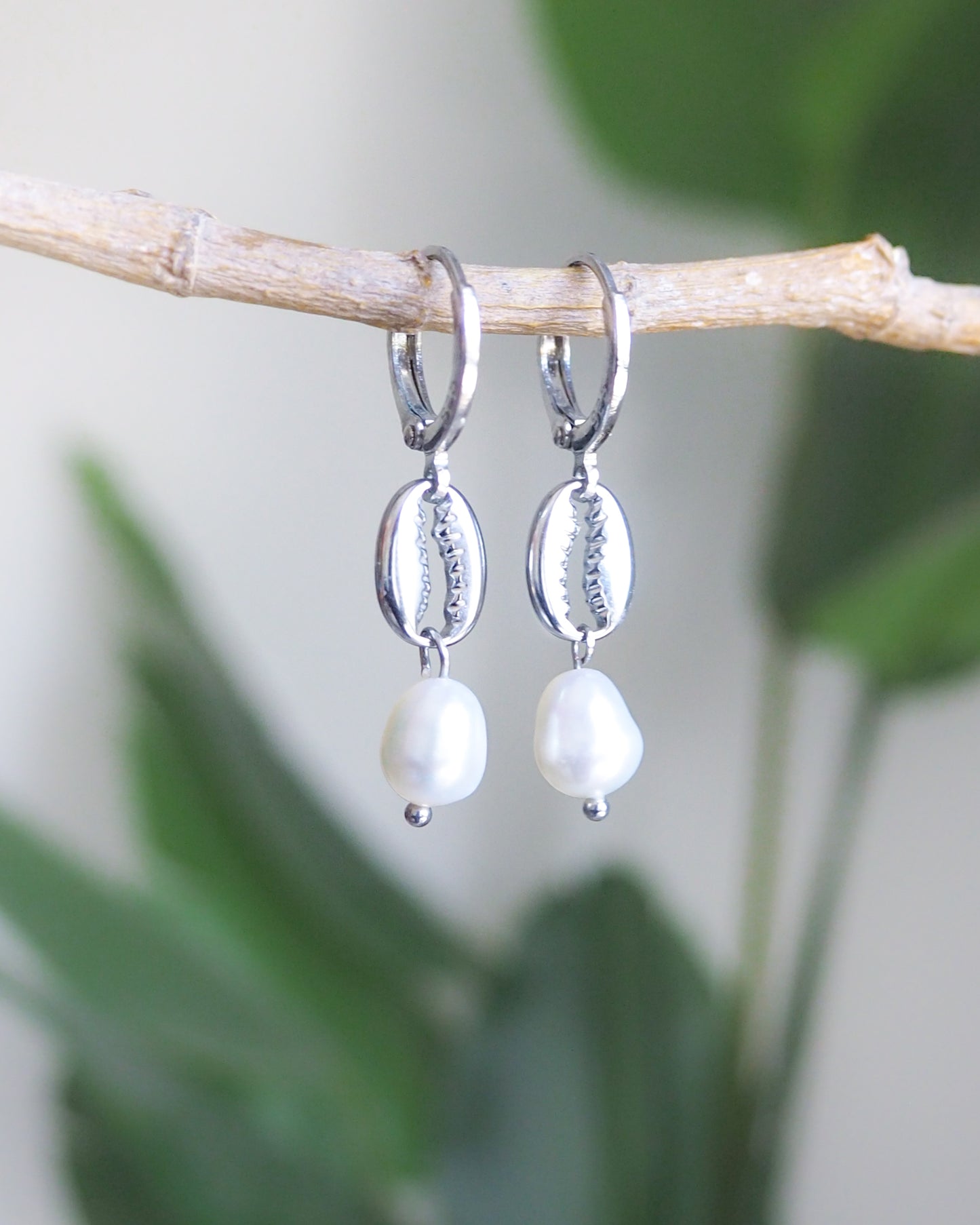 silver cowrie shell earrings with freshwater pearls